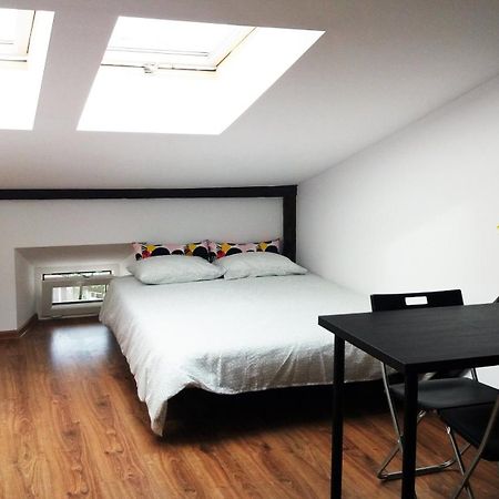 Nice Attic Studio Close To Old Town Air Conditioning - Klimatyzacja Krakkó Kültér fotó