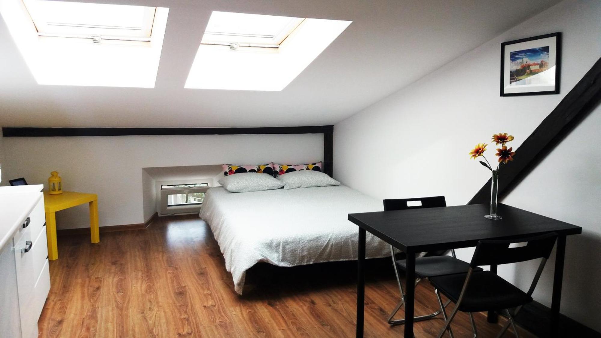 Nice Attic Studio Close To Old Town Air Conditioning - Klimatyzacja Krakkó Kültér fotó